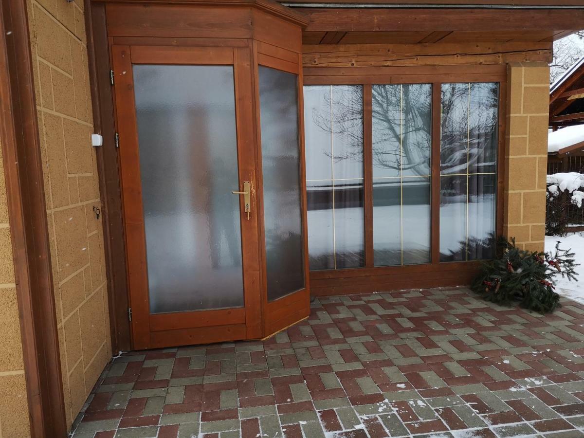 Vcielka Apartamento Bešeňová Exterior foto