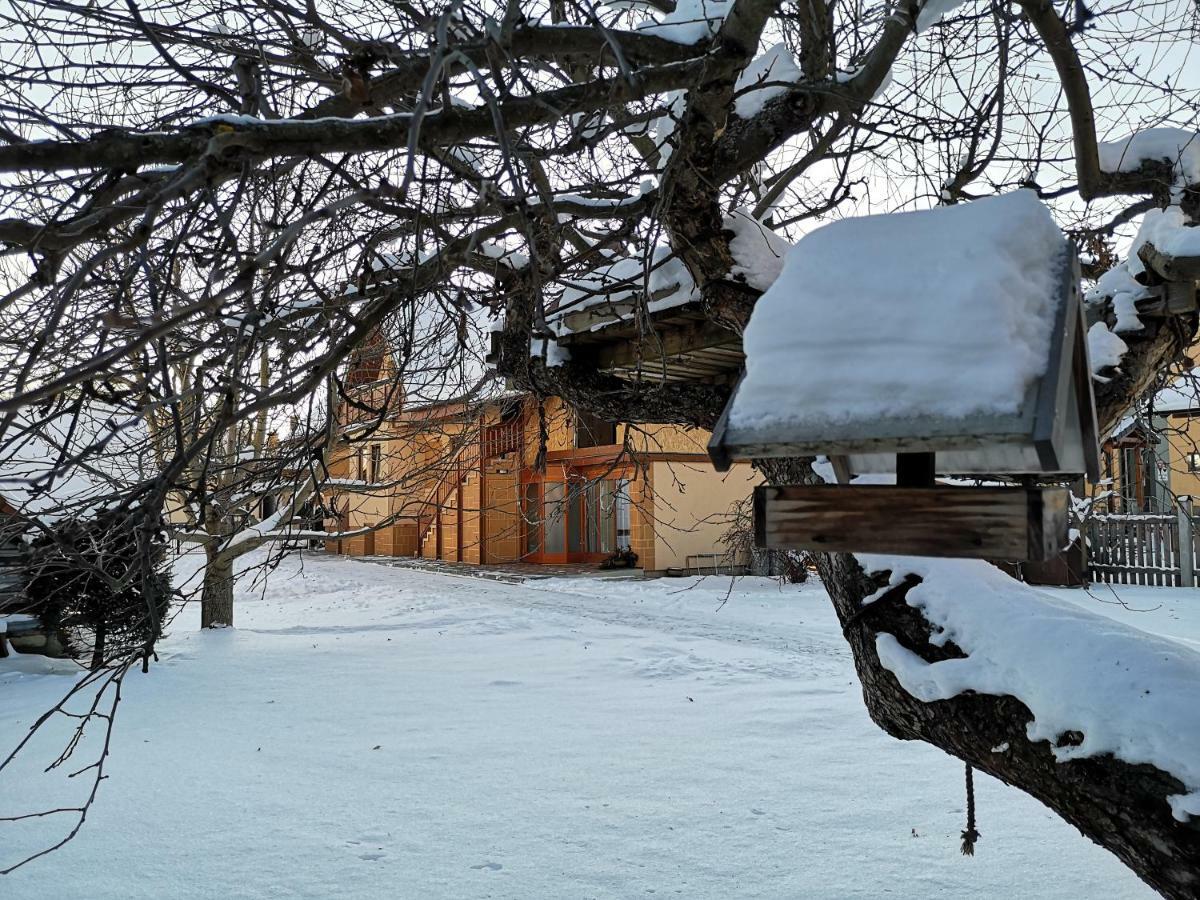 Vcielka Apartamento Bešeňová Exterior foto